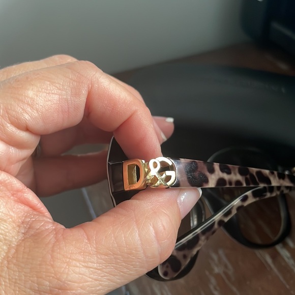 Dolce & Gabbana DG4163P 1985/13 brown tortoise sunglasses with logo black case main image 11